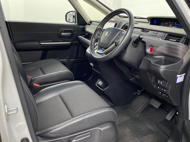 フリードハイブリッド ハイブリッド・Gホンダセンシング 社外ナビ バックカメラ 前方ドライブレコーダー ビルトインETC アダプティブクルーズコントロール 衝突軽減ブレーキ 車線逸脱警報 先行車発進 標識認識 社外フロアマット 純正18インチアルミホイール(35枚目)