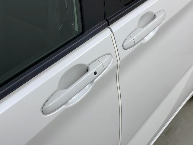 フリードハイブリッド ハイブリッド・Gホンダセンシング 社外ナビ バックカメラ 前方ドライブレコーダー ビルトインETC アダプティブクルーズコントロール 衝突軽減ブレーキ 車線逸脱警報 先行車発進 標識認識 社外フロアマット 純正18インチアルミホイール(57枚目)