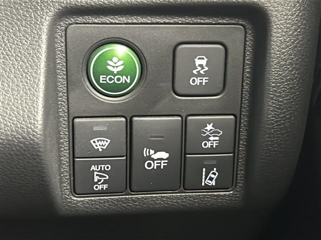 ヴェゼル ハイブリッドＲＳ・ホンダセンシング　純正ナビ　バックカメラ　ＥＴＣ　追従式クルーズコントロール　衝突軽減ブレーキ　車線逸脱警報　電子パーキングシステム　ブレーキホールド　パドルシフト　アルミペダル　純正フロアマット　純正ドアバイザー（5枚目）