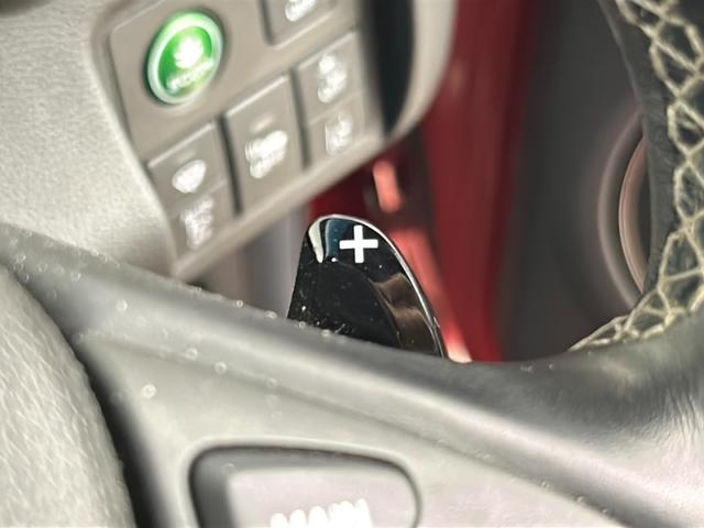 ヴェゼル ハイブリッドＲＳ・ホンダセンシング　純正ナビ　バックカメラ　ＥＴＣ　追従式クルーズコントロール　衝突軽減ブレーキ　車線逸脱警報　電子パーキングシステム　ブレーキホールド　パドルシフト　アルミペダル　純正フロアマット　純正ドアバイザー（13枚目）