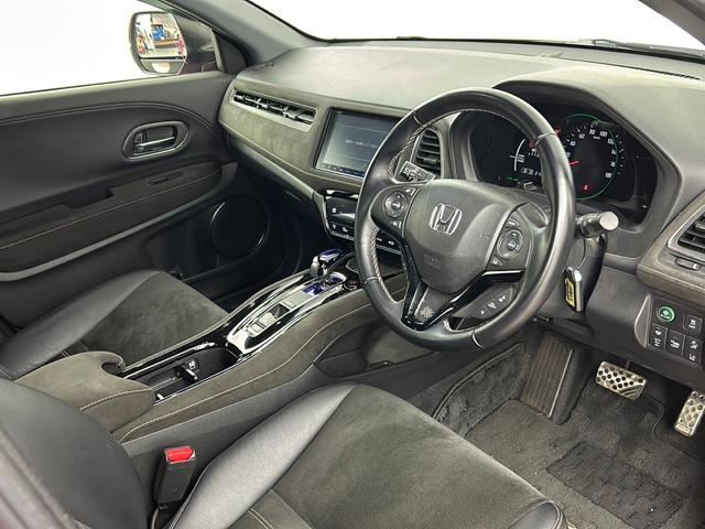 ヴェゼル ハイブリッドＲＳ・ホンダセンシング　純正ナビ　バックカメラ　ＥＴＣ　追従式クルーズコントロール　衝突軽減ブレーキ　車線逸脱警報　電子パーキングシステム　ブレーキホールド　パドルシフト　アルミペダル　純正フロアマット　純正ドアバイザー（35枚目）