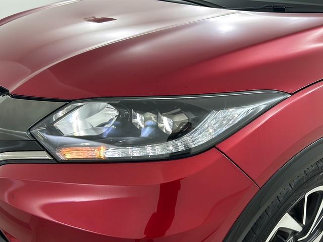 ヴェゼル ハイブリッドＲＳ・ホンダセンシング　純正ナビ　バックカメラ　ＥＴＣ　追従式クルーズコントロール　衝突軽減ブレーキ　車線逸脱警報　電子パーキングシステム　ブレーキホールド　パドルシフト　アルミペダル　純正フロアマット　純正ドアバイザー（49枚目）