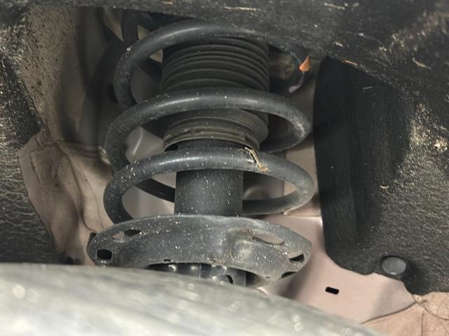 ヴェゼル ハイブリッドＲＳ・ホンダセンシング　純正ナビ　バックカメラ　ＥＴＣ　追従式クルーズコントロール　衝突軽減ブレーキ　車線逸脱警報　電子パーキングシステム　ブレーキホールド　パドルシフト　アルミペダル　純正フロアマット　純正ドアバイザー（76枚目）