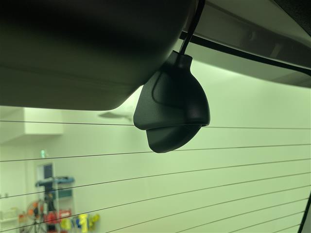 Ｎ－ＯＮＥ ＲＳ　純正ナビ　バックカメラ　前席シートヒーター　前後ドライブレコーダー　衝突軽減システム　コーナーセンサー　レーダークルーズコントロール　レーンキープアシスト　オートパーキングブレーキ　プッシュスタート（4枚目）