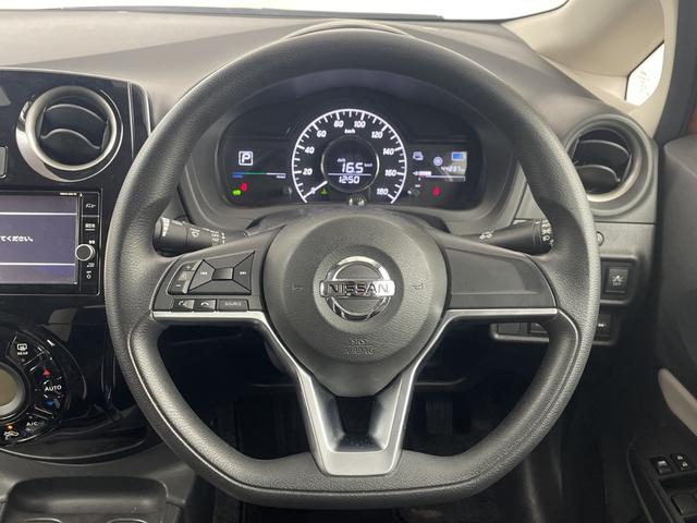 ノート ｅ－パワー　Ｘ　純正ＳＤナビ　全方位カメラ　ドライブレコーダー　ＥＴＣ　デジタルインナーミラー　衝突軽減システム　レーンキープアシスト　前後コーナーセンサー　純正アルミホイール　フロアマット　ＬＥＤヘッドライト（9枚目）