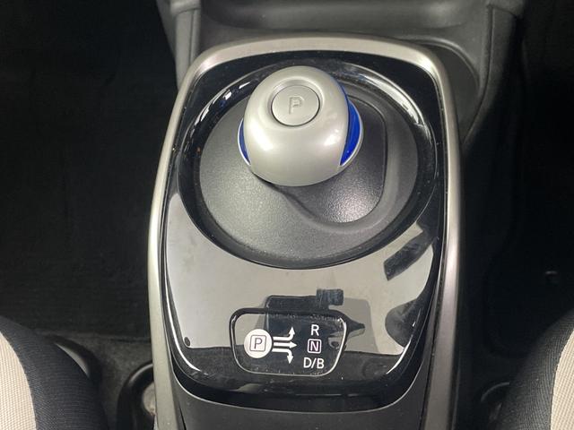 ノート ｅ－パワー　Ｘ　純正ＳＤナビ　全方位カメラ　ドライブレコーダー　ＥＴＣ　デジタルインナーミラー　衝突軽減システム　レーンキープアシスト　前後コーナーセンサー　純正アルミホイール　フロアマット　ＬＥＤヘッドライト（15枚目）