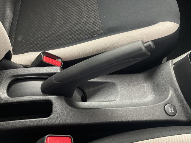 ノート ｅ－パワー　Ｘ　純正ＳＤナビ　全方位カメラ　ドライブレコーダー　ＥＴＣ　デジタルインナーミラー　衝突軽減システム　レーンキープアシスト　前後コーナーセンサー　純正アルミホイール　フロアマット　ＬＥＤヘッドライト（16枚目）