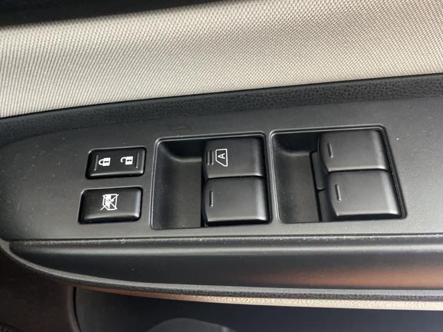 ノート ｅ－パワー　Ｘ　純正ＳＤナビ　全方位カメラ　ドライブレコーダー　ＥＴＣ　デジタルインナーミラー　衝突軽減システム　レーンキープアシスト　前後コーナーセンサー　純正アルミホイール　フロアマット　ＬＥＤヘッドライト（21枚目）