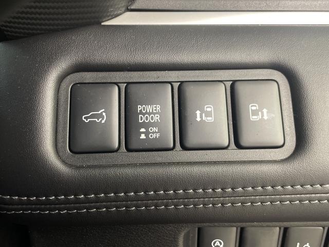 デリカD:5 シャモニー 社外11型ナビ 全方位カメラ ETC レーダークルーズコントロール 衝突軽減ブレーキ 車線逸脱警報 ステアリングヒーター シートヒーター パワーシート 電動リアゲート パドルシフト 純正フロアマット(6枚目)