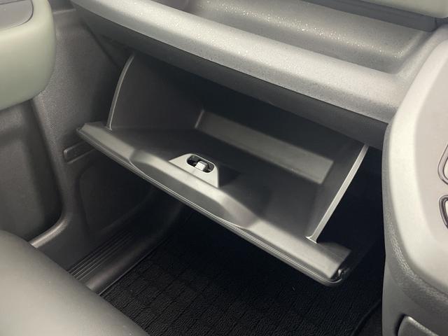 フリード クロスター　純正ナビ　バックカメラ　ＢＳＭ　前席シートヒーター　ＥＴＣ　両側パワースライドドア　レーダークルーズコントロール　衝突軽減システム　レーンキープアシスト　オートブレーキホールド　純正アルミホイール（26枚目）