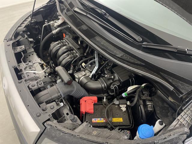 フリード クロスター　純正ナビ　バックカメラ　ＢＳＭ　前席シートヒーター　ＥＴＣ　両側パワースライドドア　レーダークルーズコントロール　衝突軽減システム　レーンキープアシスト　オートブレーキホールド　純正アルミホイール（77枚目）