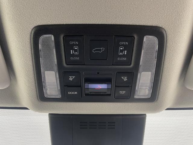 ノア ハイブリッドZ 純正ナビ 地デジフルセグ バックカメラ ETC2.0 追従式クルーズコントロール 車線逸脱警報 衝突軽減ブレーキ オートマチックハイビーム シートヒーター AC100V オットマン 純正ドアバイザー(5枚目)