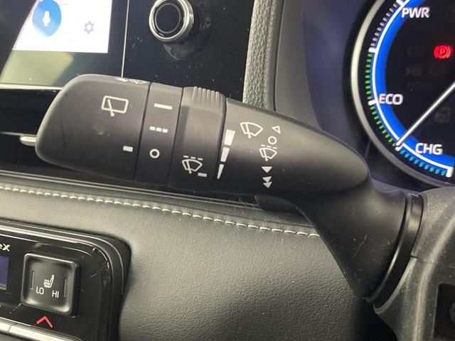 ノア ハイブリッドZ 純正ナビ 地デジフルセグ バックカメラ ETC2.0 追従式クルーズコントロール 車線逸脱警報 衝突軽減ブレーキ オートマチックハイビーム シートヒーター AC100V オットマン 純正ドアバイザー(11枚目)