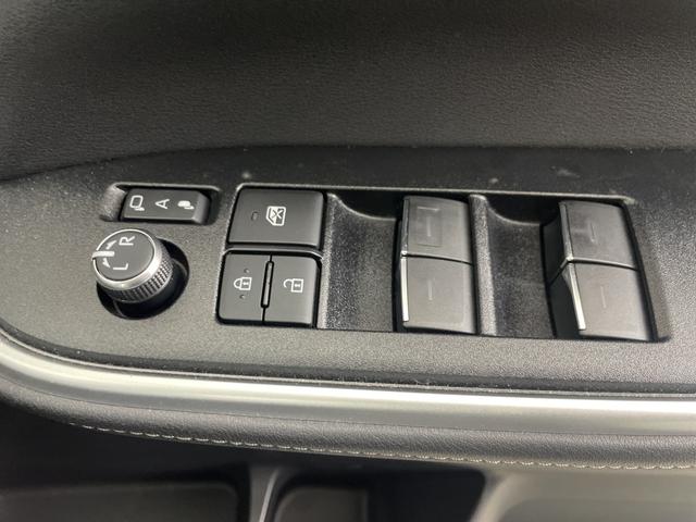 ノア ハイブリッドZ 純正ナビ 地デジフルセグ バックカメラ ETC2.0 追従式クルーズコントロール 車線逸脱警報 衝突軽減ブレーキ オートマチックハイビーム シートヒーター AC100V オットマン 純正ドアバイザー(22枚目)