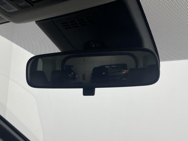 ノア ハイブリッドZ 純正ナビ 地デジフルセグ バックカメラ ETC2.0 追従式クルーズコントロール 車線逸脱警報 衝突軽減ブレーキ オートマチックハイビーム シートヒーター AC100V オットマン 純正ドアバイザー(27枚目)