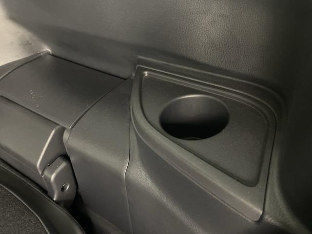 ノア ハイブリッドZ 純正ナビ 地デジフルセグ バックカメラ ETC2.0 追従式クルーズコントロール 車線逸脱警報 衝突軽減ブレーキ オートマチックハイビーム シートヒーター AC100V オットマン 純正ドアバイザー(37枚目)