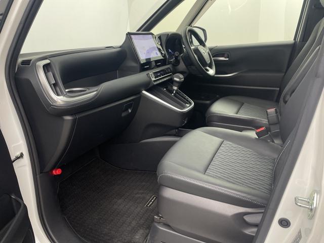 ノア ハイブリッドZ 純正ナビ 地デジフルセグ バックカメラ ETC2.0 追従式クルーズコントロール 車線逸脱警報 衝突軽減ブレーキ オートマチックハイビーム シートヒーター AC100V オットマン 純正ドアバイザー(43枚目)