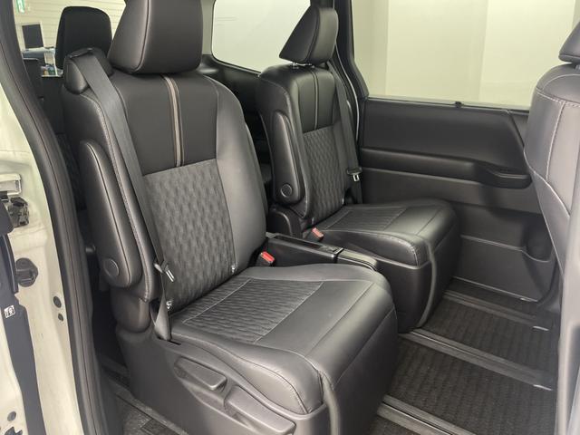 ノア ハイブリッドZ 純正ナビ 地デジフルセグ バックカメラ ETC2.0 追従式クルーズコントロール 車線逸脱警報 衝突軽減ブレーキ オートマチックハイビーム シートヒーター AC100V オットマン 純正ドアバイザー(48枚目)