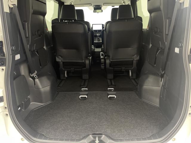 ノア ハイブリッドZ 純正ナビ 地デジフルセグ バックカメラ ETC2.0 追従式クルーズコントロール 車線逸脱警報 衝突軽減ブレーキ オートマチックハイビーム シートヒーター AC100V オットマン 純正ドアバイザー(53枚目)