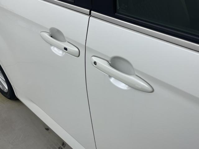 ノア ハイブリッドZ 純正ナビ 地デジフルセグ バックカメラ ETC2.0 追従式クルーズコントロール 車線逸脱警報 衝突軽減ブレーキ オートマチックハイビーム シートヒーター AC100V オットマン 純正ドアバイザー(57枚目)