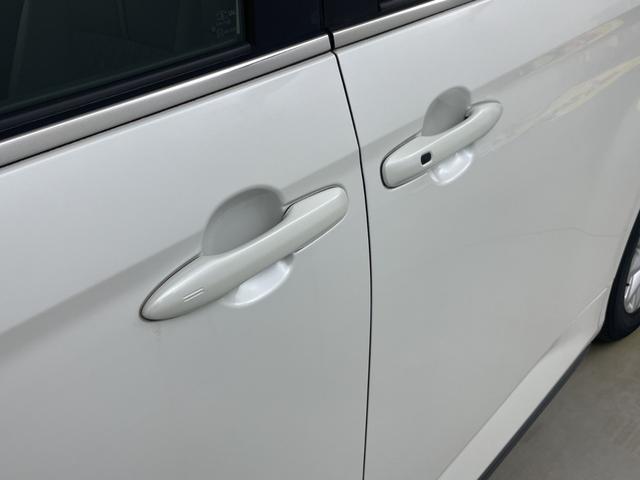 ノア ハイブリッドZ 純正ナビ 地デジフルセグ バックカメラ ETC2.0 追従式クルーズコントロール 車線逸脱警報 衝突軽減ブレーキ オートマチックハイビーム シートヒーター AC100V オットマン 純正ドアバイザー(58枚目)