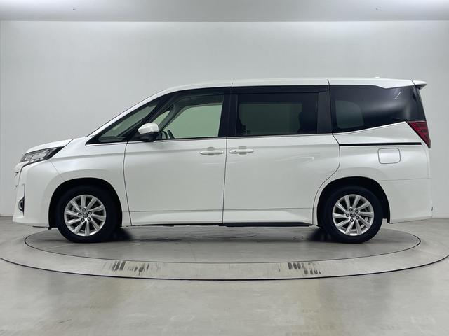 ノア ハイブリッドZ 純正ナビ 地デジフルセグ バックカメラ ETC2.0 追従式クルーズコントロール 車線逸脱警報 衝突軽減ブレーキ オートマチックハイビーム シートヒーター AC100V オットマン 純正ドアバイザー(69枚目)