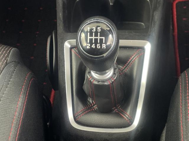 スイフトスポーツ ベースグレード 社外9型SDナビ バックカメラ 運転席シートヒーター レーダークルーズコントロール ビルトインETC ブラインドスポットモニター レーンキープアシスト 衝突軽減ブレーキ 横滑り防止 純正フロアマット(17枚目)