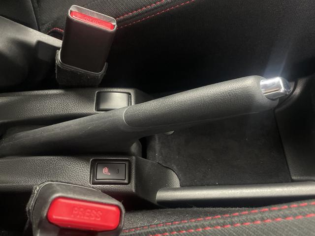スイフトスポーツ ベースグレード 社外9型SDナビ バックカメラ 運転席シートヒーター レーダークルーズコントロール ビルトインETC ブラインドスポットモニター レーンキープアシスト 衝突軽減ブレーキ 横滑り防止 純正フロアマット(18枚目)