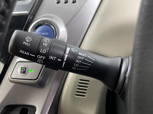 プリウスアルファ 純正ナビ(FM/AM/CD/DVD/HDMI/Bluetooth) バックカメラ フルセグテレビ クルーズコントロール ビルトインETC 運転席パワーシート ハーフレザーシート オートLEDライト(11枚目)