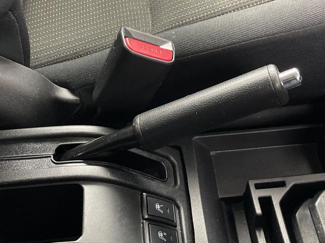 ジムニー XC 純正ナビ 地デジワンセグ バックカメラ ETC ドライブレコーダー クルーズコントロール 衝突軽減 車線逸脱警報 ダウンヒルアシストコントロール シートヒーター アイドリングストップ 純正フロアマット(18枚目)