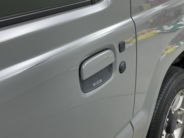 ジムニー XC 純正ナビ 地デジワンセグ バックカメラ ETC ドライブレコーダー クルーズコントロール 衝突軽減 車線逸脱警報 ダウンヒルアシストコントロール シートヒーター アイドリングストップ 純正フロアマット(54枚目)