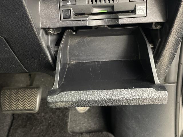 ヴォクシー ZS 煌II 純正フリップダウンモニター 純正10.5インチナビ バックカメラ 両側パワースライドドア フルセグTV Bluetooth ビルトインETC2.0 純正ドライブレコーダー レーンキープアシスト フォグ(33枚目)