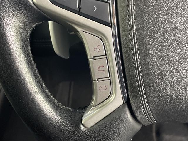 デリカD:5 P 電動サイドステップ 純正ナビ 全方位カメラ 両側パワースライドドア 電動リアゲート ドライブレコーダー ETC パワーシート シートヒーター ステアリングヒーター BSM 純正18インチアルミホイール(11枚目)