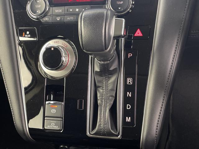 デリカD:5 P 電動サイドステップ 純正ナビ 全方位カメラ 両側パワースライドドア 電動リアゲート ドライブレコーダー ETC パワーシート シートヒーター ステアリングヒーター BSM 純正18インチアルミホイール(17枚目)