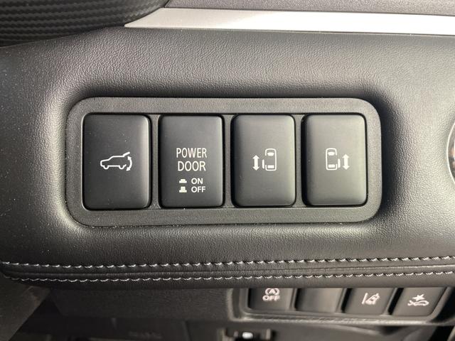 デリカD:5 P 電動サイドステップ 純正ナビ 全方位カメラ 両側パワースライドドア 電動リアゲート ドライブレコーダー ETC パワーシート シートヒーター ステアリングヒーター BSM 純正18インチアルミホイール(20枚目)