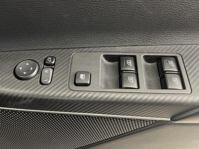 デリカD:5 P 電動サイドステップ 純正ナビ 全方位カメラ 両側パワースライドドア 電動リアゲート ドライブレコーダー ETC パワーシート シートヒーター ステアリングヒーター BSM 純正18インチアルミホイール(26枚目)