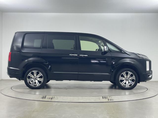 デリカD:5 P 電動サイドステップ 純正ナビ 全方位カメラ 両側パワースライドドア 電動リアゲート ドライブレコーダー ETC パワーシート シートヒーター ステアリングヒーター BSM 純正18インチアルミホイール(64枚目)