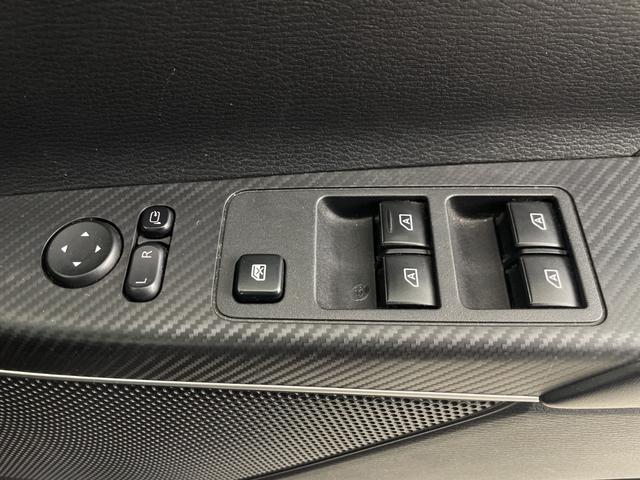 デリカD:5 P 純正ナビ アラウンドビュー 後席モニター ブラインドスポットモニター レーダークルーズコントロール 両側パワースライドドア 電動サイドステップ ステアリングヒーター ビルトインETC フルセグTV(30枚目)