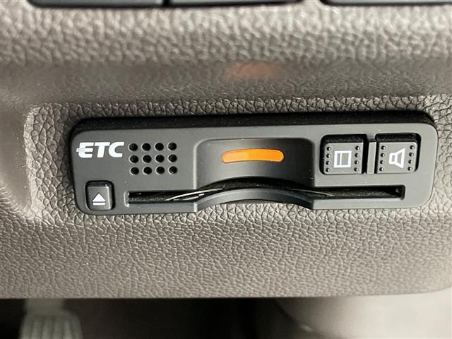 フリード Ｇ・ホンダセンシング　純正９インチナビ　フロントカメラ　バックカメラ　フルセグＴＶ　Ｂｌｕｅｔｏｏｔｈ　両側パワースライドドア　ビルトインＥＴＣ　前後コーナーセンサー　衝突軽減システム　レーダークルーズコントロール（3枚目）