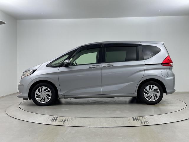 フリード Ｇ・ホンダセンシング　純正９インチナビ　フロントカメラ　バックカメラ　フルセグＴＶ　Ｂｌｕｅｔｏｏｔｈ　両側パワースライドドア　ビルトインＥＴＣ　前後コーナーセンサー　衝突軽減システム　レーダークルーズコントロール（60枚目）