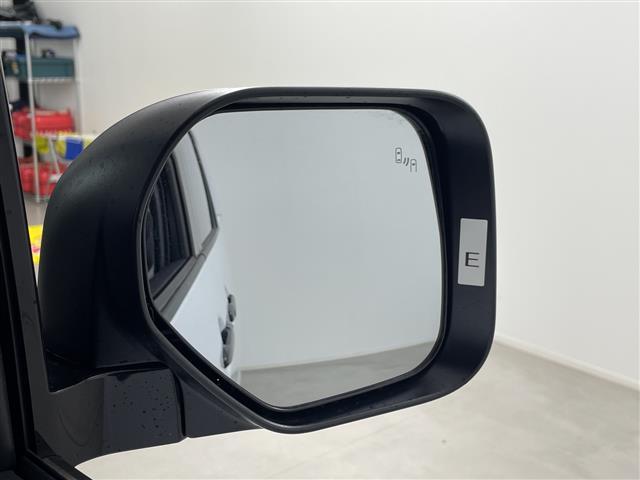 デリカD:5 ブラックエディション 登録済未使用車 電動サイドステップ 後席モニター アルパインナビ 全方位カメラ BSM レーダークルーズコントロール 両側パワースライドドア 電動リアゲート パワーシート シートヒーター 衝突軽減(4枚目)