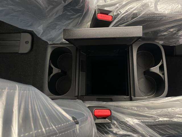 デリカD:5 ブラックエディション 登録済未使用車 電動サイドステップ 後席モニター アルパインナビ 全方位カメラ BSM レーダークルーズコントロール 両側パワースライドドア 電動リアゲート パワーシート シートヒーター 衝突軽減(34枚目)