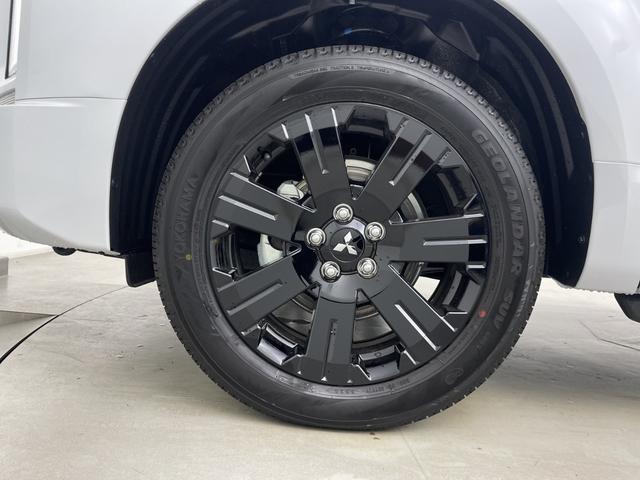 デリカD:5 ブラックエディション 登録済未使用車 電動サイドステップ 後席モニター アルパインナビ 全方位カメラ BSM レーダークルーズコントロール 両側パワースライドドア 電動リアゲート パワーシート シートヒーター 衝突軽減(70枚目)