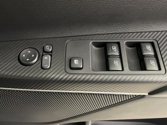 デリカD:5 シャモニー 登録済未使用車 全方位カメラ BSM 電動リアゲート 両側パワースライドドア パワーシート シートヒーター ステアリングヒーター レーダークルーズコントロール レーンキープアシスト 衝突軽減システム(24枚目)