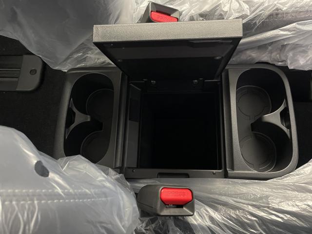 デリカD:5 シャモニー 登録済未使用車 全方位カメラ BSM 電動リアゲート 両側パワースライドドア パワーシート シートヒーター ステアリングヒーター レーダークルーズコントロール レーンキープアシスト 衝突軽減システム(33枚目)