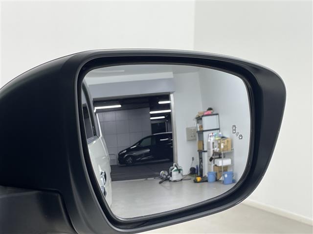 セレナ e-パワー ハイウェイスターV 純正10インチ後席モニター 純正9インチナビ アラウンドビューモニター デジタルインナーミラー プロパイロット ドライブレコーダー BSM 両側パワースライドドア ビルトインETC 衝突軽減システム(4枚目)