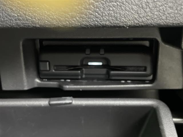 セレナ e-パワー ハイウェイスターV 純正10インチ後席モニター 純正9インチナビ アラウンドビューモニター デジタルインナーミラー プロパイロット ドライブレコーダー BSM 両側パワースライドドア ビルトインETC 衝突軽減システム(6枚目)