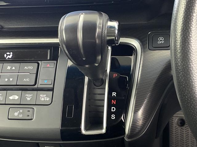 ステップワゴンスパーダ スパーダ・クールスピリット　ホンダセンシングブラスタ　純正フリップダウンモニター　純正９インチナビ　バックカメラ　ビルトインＥＴＣ　両側パワースライドドア　前席シートヒーター　レーダークルーズコントロール　衝突軽減システム　純正アルミホイール　ＬＥＤ（17枚目）