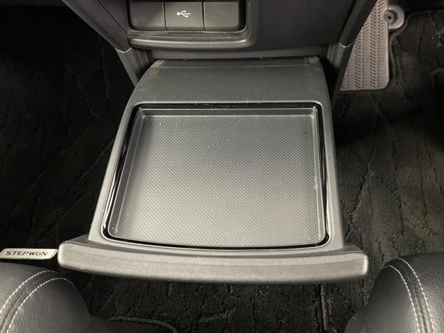 ステップワゴンスパーダ スパーダ・クールスピリット　ホンダセンシングブラスタ　純正フリップダウンモニター　純正９インチナビ　バックカメラ　ビルトインＥＴＣ　両側パワースライドドア　前席シートヒーター　レーダークルーズコントロール　衝突軽減システム　純正アルミホイール　ＬＥＤ（30枚目）