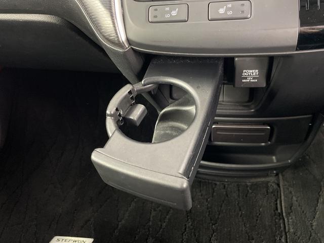 ステップワゴンスパーダ スパーダ・クールスピリット　ホンダセンシングブラスタ　純正フリップダウンモニター　純正９インチナビ　バックカメラ　ビルトインＥＴＣ　両側パワースライドドア　前席シートヒーター　レーダークルーズコントロール　衝突軽減システム　純正アルミホイール　ＬＥＤ（31枚目）